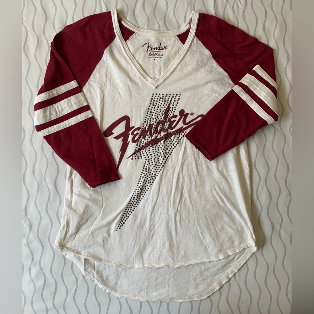 Lucky Brand Sz M Fender Graphic Maroon/White Baseball V-Neck T Shirt 3/4 Sleeve